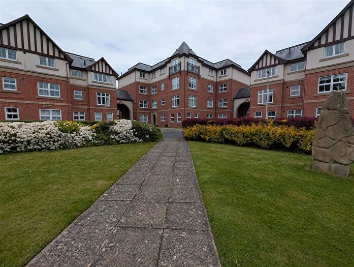 2 Bedroom Flat For Sale In Trinity Mews, Darlington, DL3