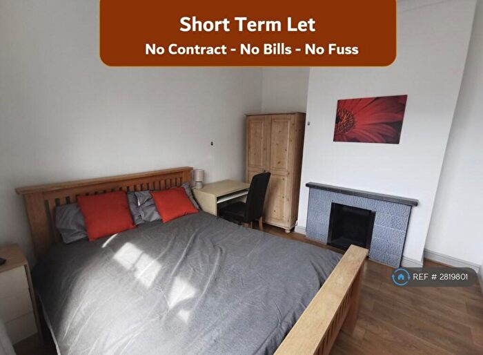 2 Bedroom Flat To Rent In Far Cotton, Northampton, NN4