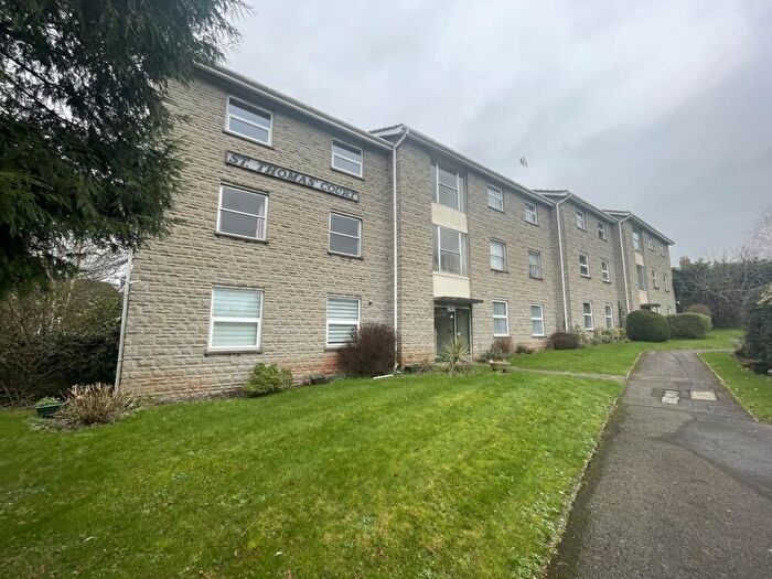 2 Bedroom Flat To Rent In St. Thomas's Court, Wells, BA5