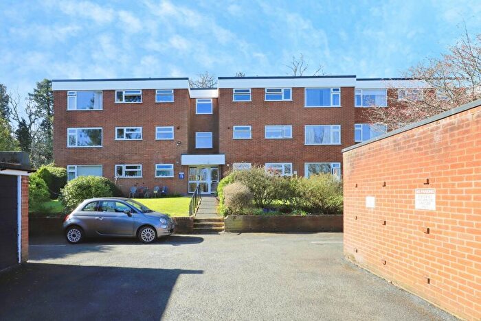 2 Bedroom Flat For Sale In Somerleyton Court, Kidderminster, Worcestershire, DY10