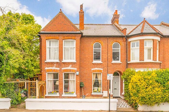 2 Bedroom Maisonette For Sale In Haverhill Road, Balham, SW12