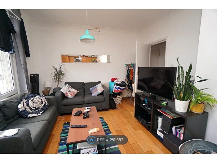 2 Bedroom Flat To Rent In Archway Road, London, N6