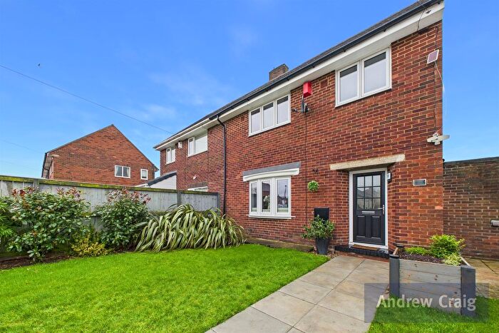 3 Bedroom Semi-Detached House For Sale In Cheshire Avenue, Birtley, DH3