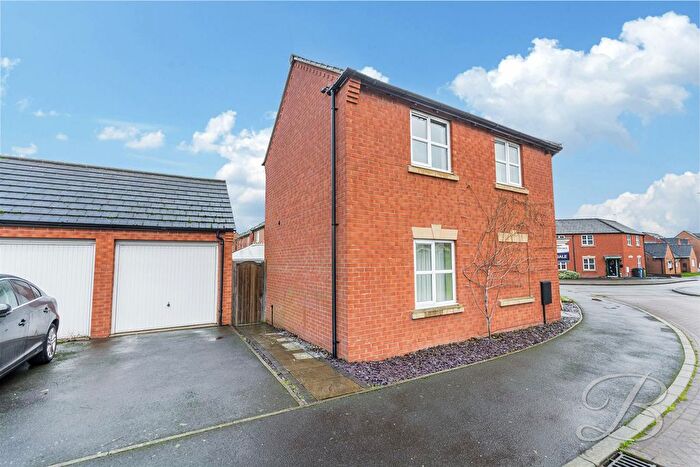 3 Bedroom Semi-Detached House For Sale In Greenshank Road, Warsop Vale, Mansfield, NG20