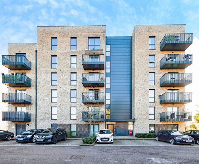 1 Bedroom Flat For Sale In Riverwell Close, Watford, WD18