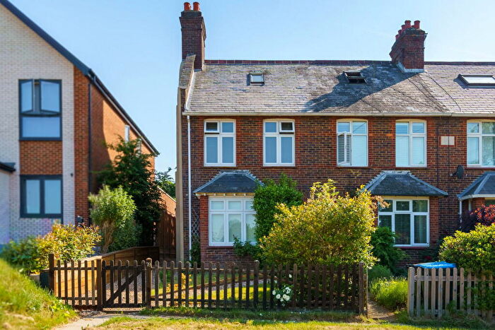 4 Bedroom Semi Detached House For Sale In Hurst Green Road, Oxted, RH8