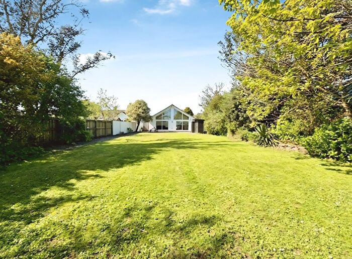 4 Bedroom Detached Bungalow For Sale In Horsedowns Road, Leedstown, Hayle, TR27