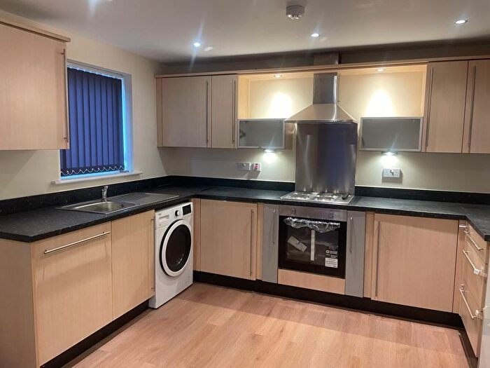 2 Bedroom Flat To Rent In Bedroom Aparment Elmira Way, Salford Quays, M5