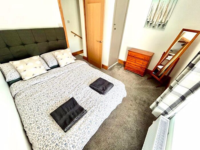 2 Bedroom Cottage For Sale In Wind Street, Conwy, LL32