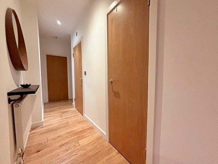 1 Bedroom Flat For Sale In Hanover House, Brentwood, CM14