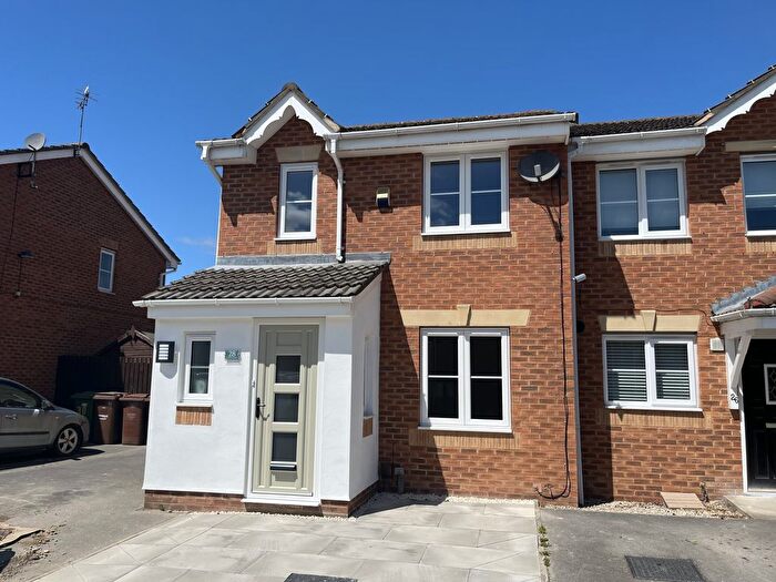 3 Bedroom Town House To Rent In Rother Garth, Pontefract, WF9