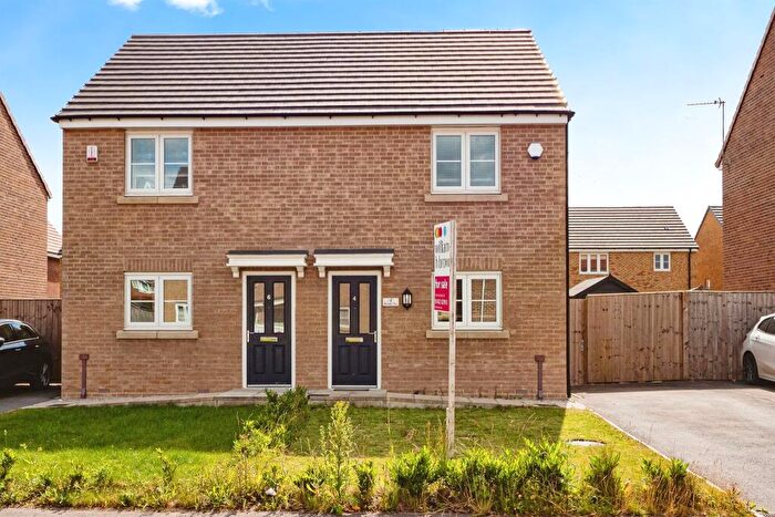 2 Bedroom Semi-Detached House For Sale In Waudby Way, Hull, HU9