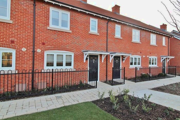 3 Bedroom Terraced House To Rent In Houghton Avenue, Berewood, PO7