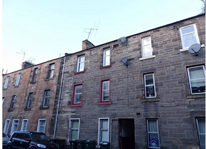 2 Bedroom Flat To Rent In Inchaffray Street, Perth, Perthshire, PH1