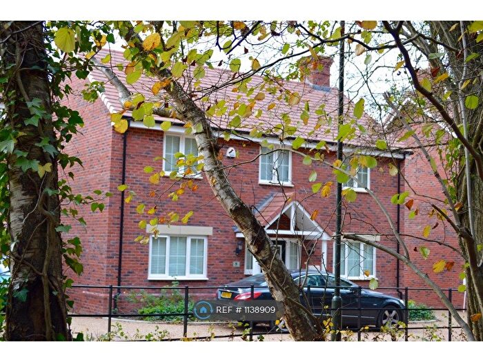 4 Bedroom Detached House To Rent In Forgewood School Side, Crawley, RH10