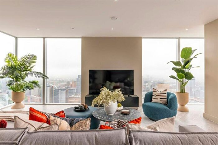 3 Bedroom Apartment To Rent In Cortland, Colliers Yard, M3