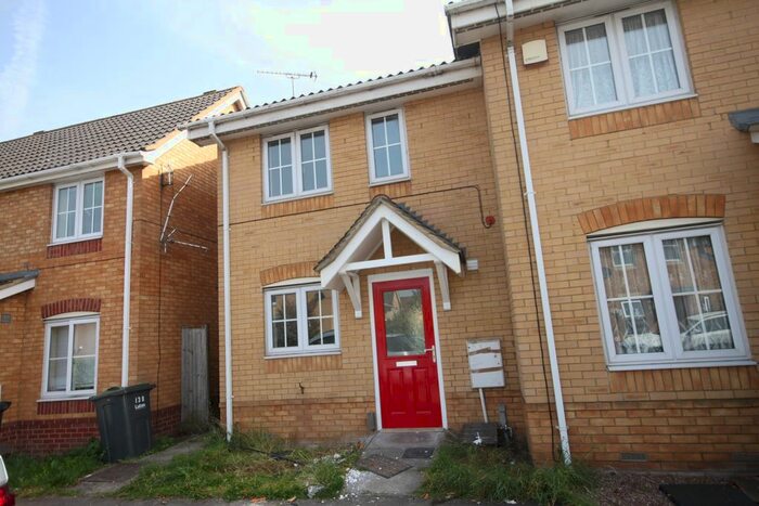 2 Bedroom Semi-Detached House To Rent In Morgan Close, Luton, LU4