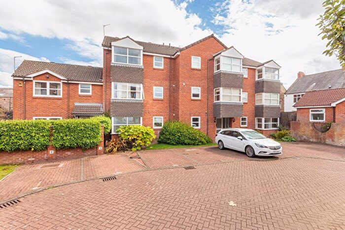 2 Bedroom Flat For Sale In Hawthorn Mews, Gosforth, Newcastle Upon Tyne, NE3