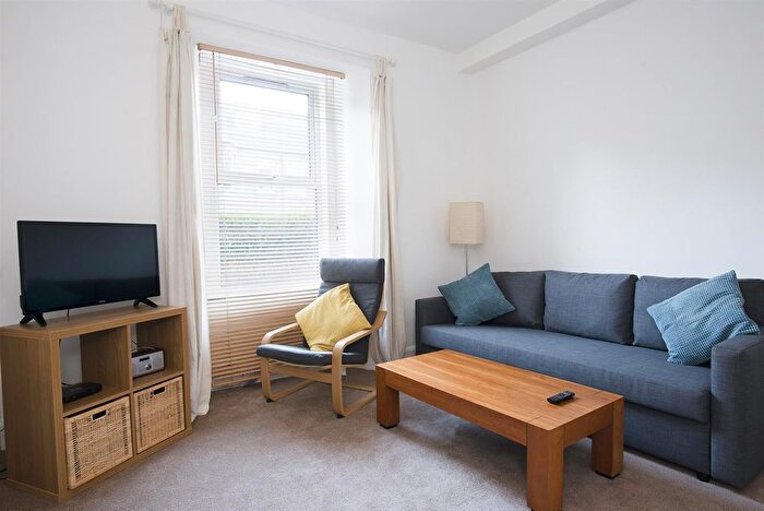 1 Bedroom Flat To Rent In Salmond Place, Abbeyhill, Edinburgh, EH7