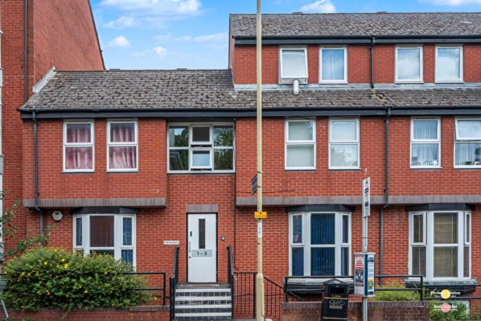 1 Bedroom Apartment For Sale In Upper Ground Floor Flat Sefton House, Grosvenor Road, Aldershot, Hampshire, GU11