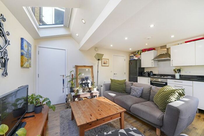2 Bedroom Flat To Rent In Hargrave Park, Archway, N19