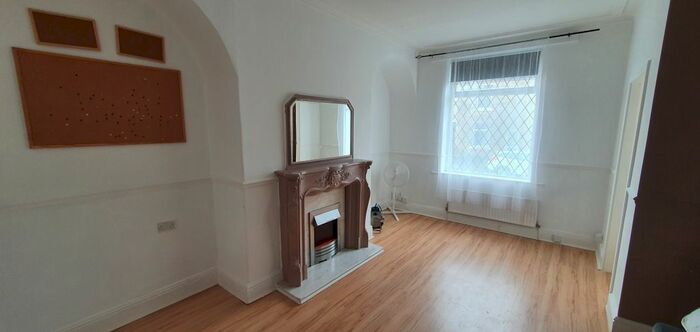 3 Bedroom Terraced House To Rent In Burton Street, Bradford, BD4