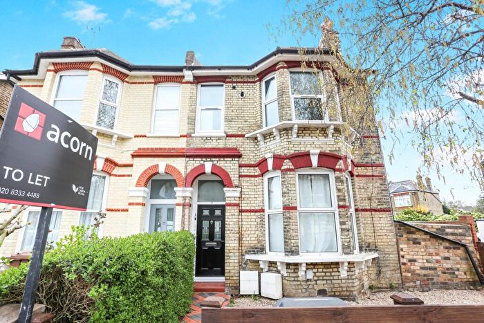 Studio To Rent In Beechfield Road London, SE6