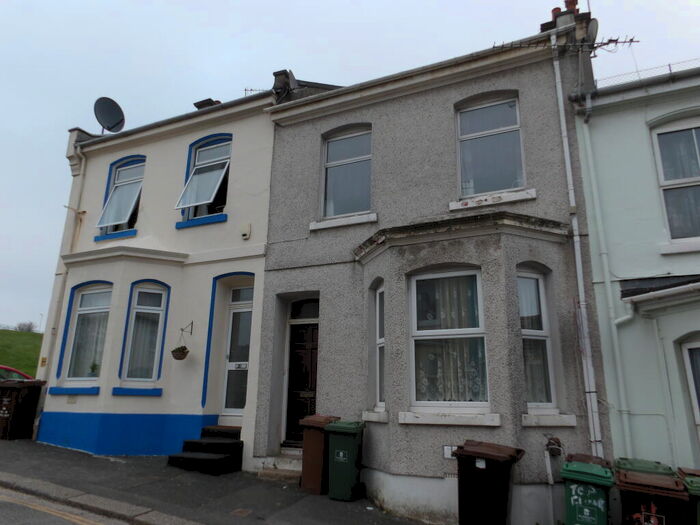 1 Bedroom Flat To Rent In Wake Street, Pennycomequick, PL4