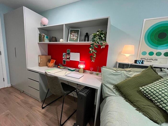 1 Bedroom Flat To Rent In Gas Lane, Bristol, BS2