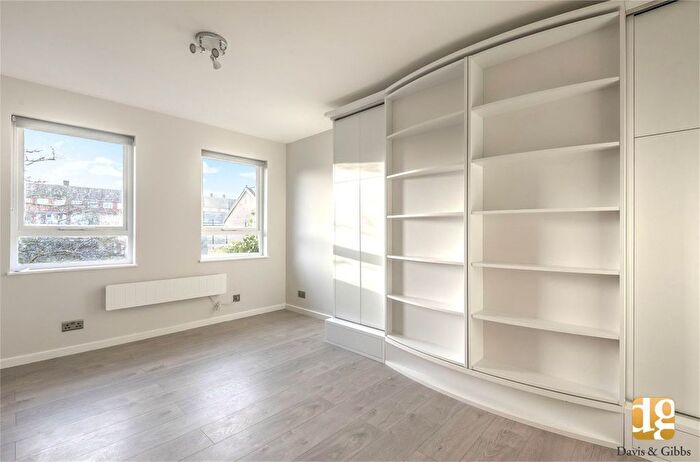 Studio To Rent In Westcott Road, Kennington, SE17