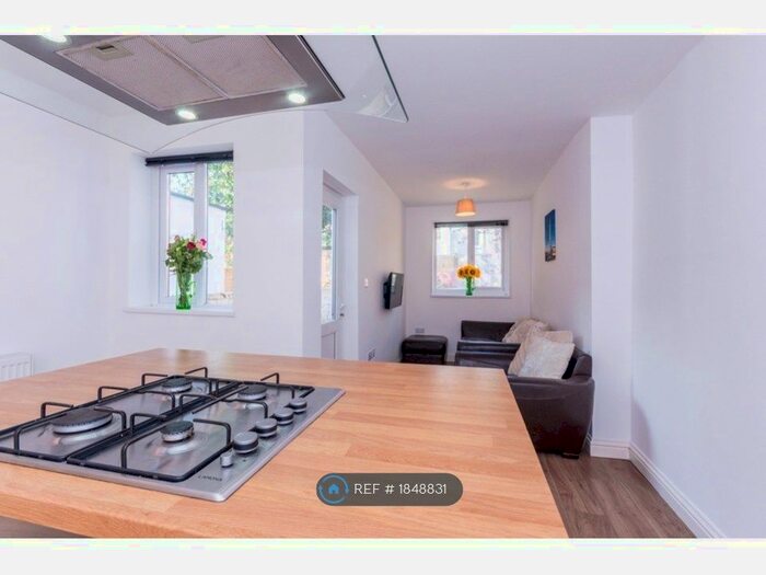 5 Bedroom Terraced House To Rent In Grenville Road, Southsea, PO4