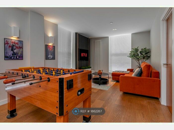 2 Bedroom Flat To Rent In Upper Fourth Street, Milton Keynes, MK9