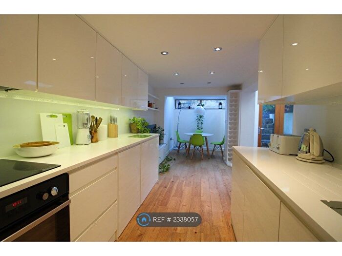 2 Bedroom Flat To Rent In Edbrooke Road, London, W9