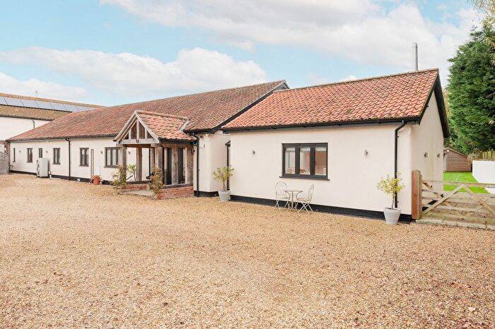 4 Bedroom Barn Conversion For Sale In Caston Road, Caston, Attleborough, NR17