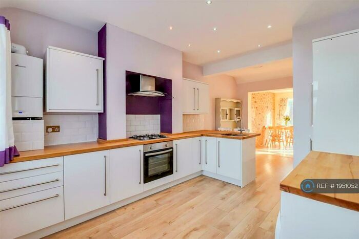 3 Bedroom Bungalow To Rent In Adalia Crescent, Leigh-On-Sea, SS9