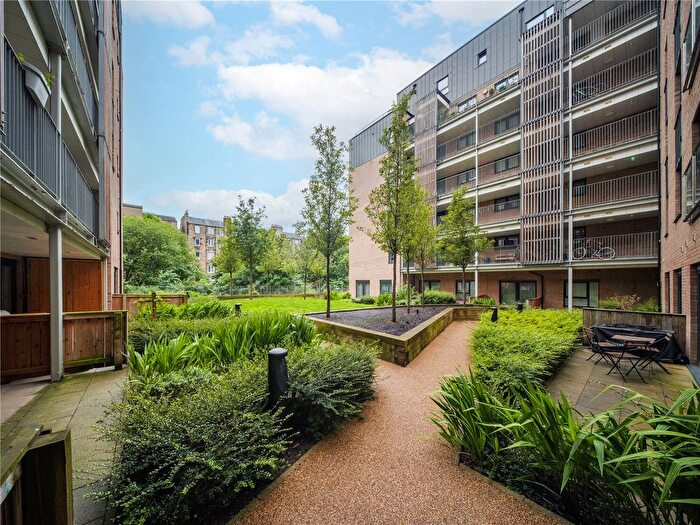 2 Bedroom Flat For Sale In Shrubhill Walk, Edinburgh, EH7