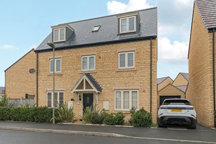 5 Bedroom Detached House For Sale In Mary Ellis Way, Witney, OX29