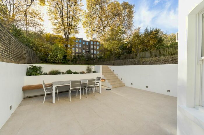 4 Bedroom Flat To Rent In Somerset Court, Lexham Gardens, Kensington, W8
