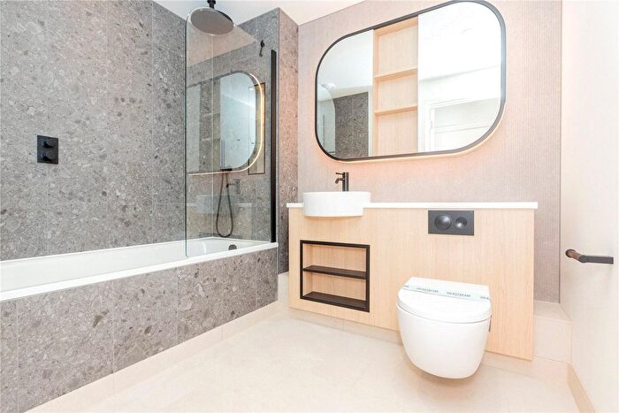 2 Bedroom Flat To Rent In Henshaw Parade, The Hyde, London, NW9
