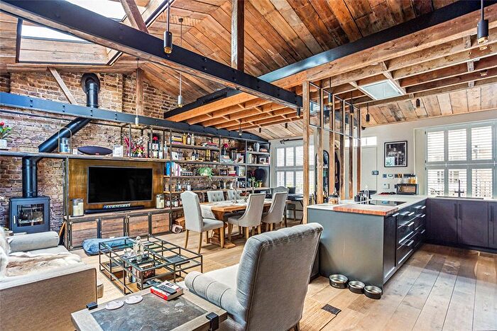 1 Bedroom Detached House To Rent In Holland Park Mews, Holland Park, London, W11