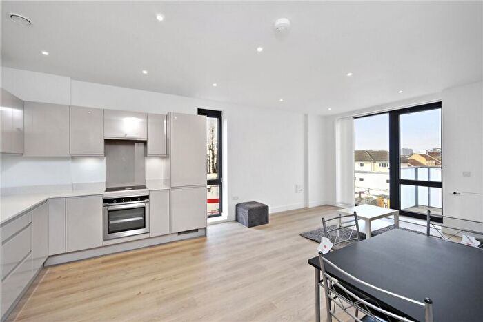 2 Bedroom Apartment To Rent In Glass Blowers House, Valencia Close, E14