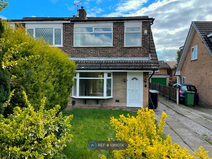 3 Bedroom Semi-Detached House To Rent In Valley Road, Stockport, SK4