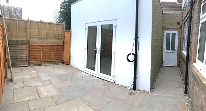 3 Bedroom Flat To Rent In Boundary Road, Hove, BN3