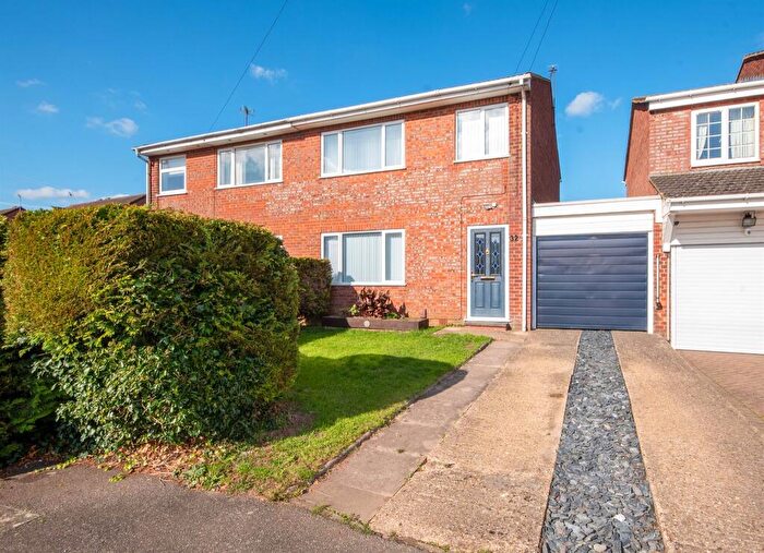 3 Bedroom Semi Detached House For Sale In Upper Dane, Desborough, Kettering, NN14