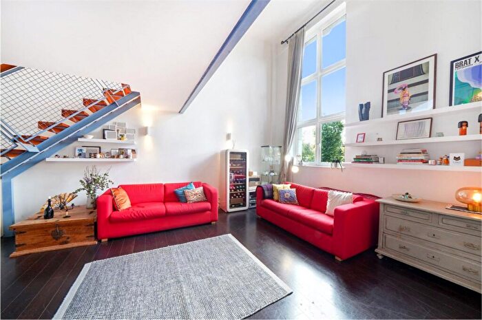 3 Bedroom Apartment For Sale In Beaux Arts Building, Manor Gardens, London, N7