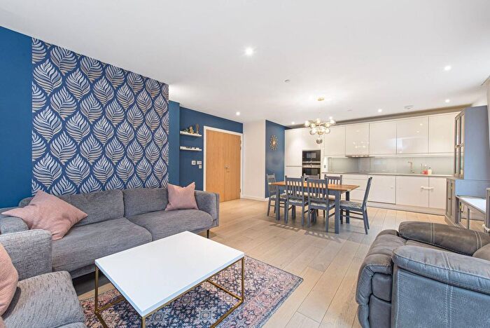 3 Bedroom Flat To Rent In Felar Walk, Colindale, London, NW9