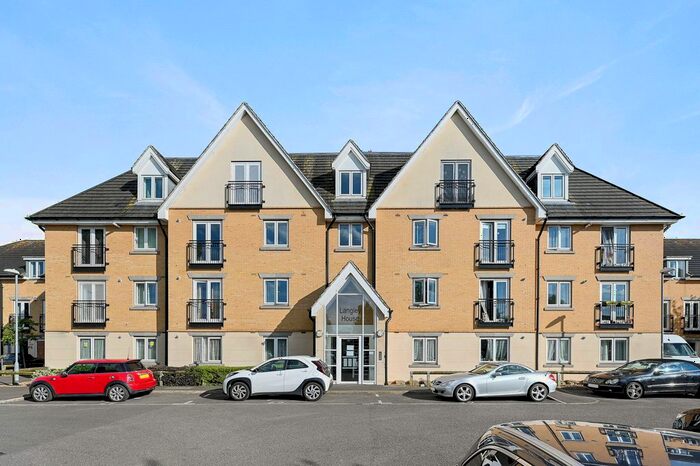 1 Bedroom Flat To Rent In Beavers Lane, Hounslow, TW4