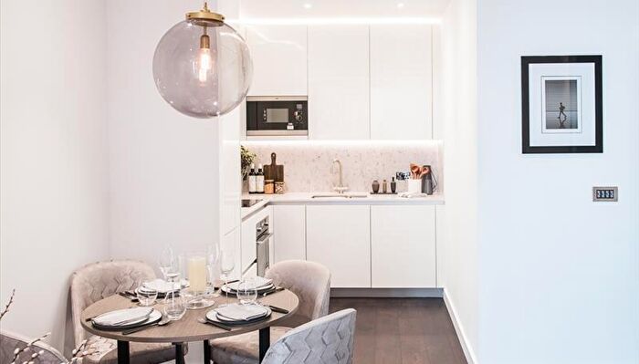 1 Bedroom Flat To Rent In Thornes House, Charles Clowes Walk, London, SW11