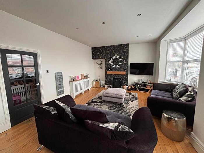 5 Bedroom Maisonette For Sale In Newbegin, Hornsea, HU18