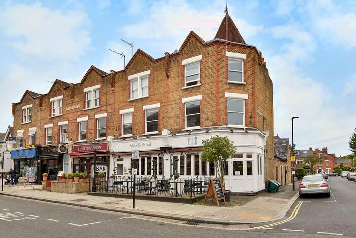 3 Bedroom Flat To Rent In Abbeville Road, London, SW4